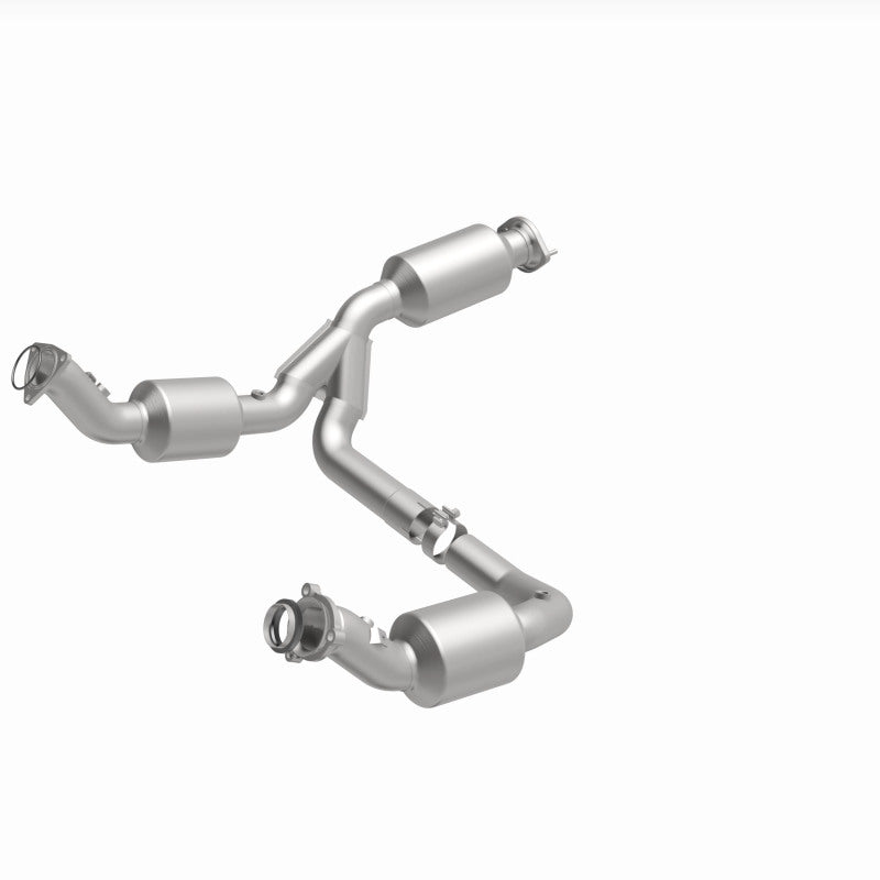 MagnaFlow 2021 Chevrolet Express 2500 4.3L Underbody Direct-Fit Catalytic Converter - Burkken Auto Parts