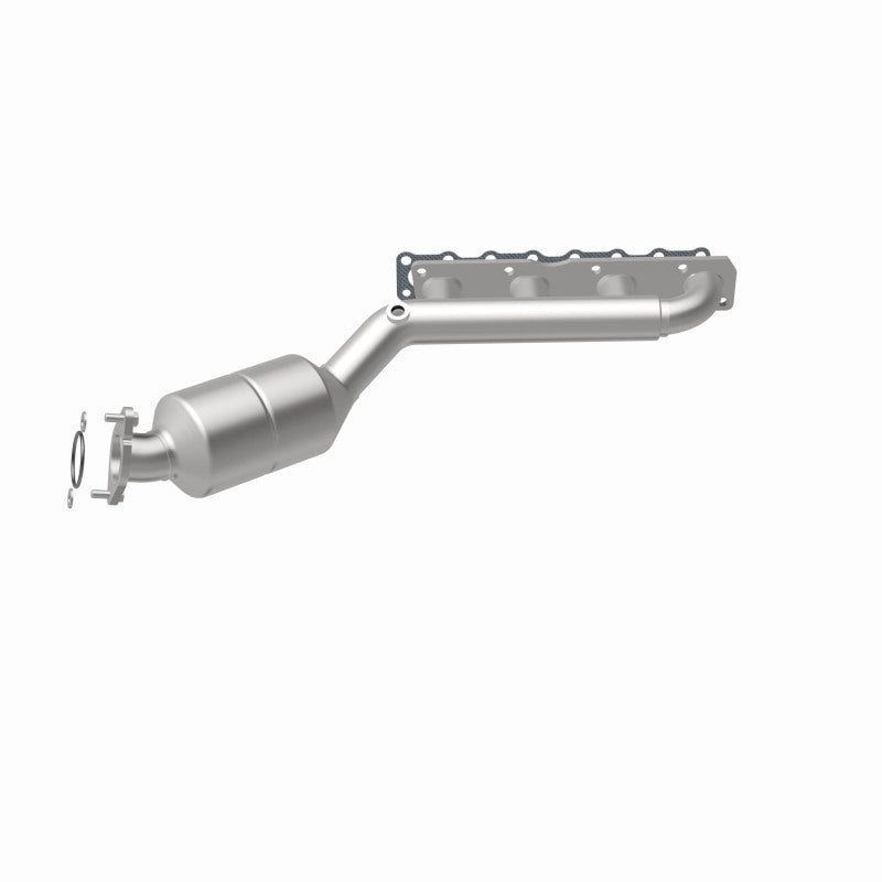 MagnaFlow Direct-Fit SS Catalytic Converter 04-06 Nissan Titan 5.6L V8 (California) - Burkken Auto Parts