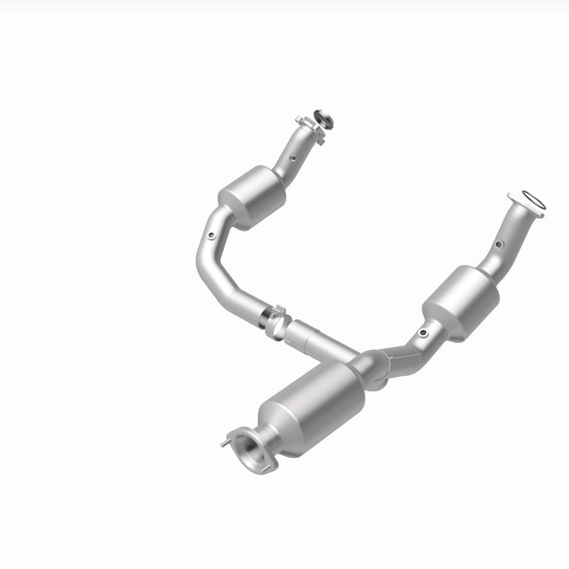 MagnaFlow 2021 Chevrolet Express 2500 4.3L Underbody Direct-Fit Catalytic Converter - Burkken Auto Parts