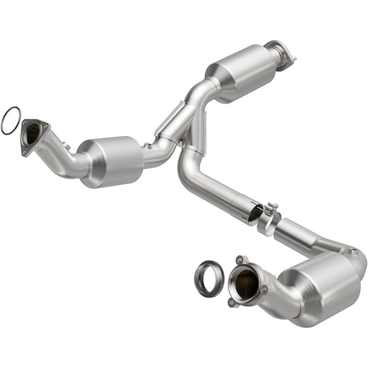 MagnaFlow 2021 Chevrolet Express 2500 4.3L Underbody Direct-Fit Catalytic Converter - Burkken Auto Parts