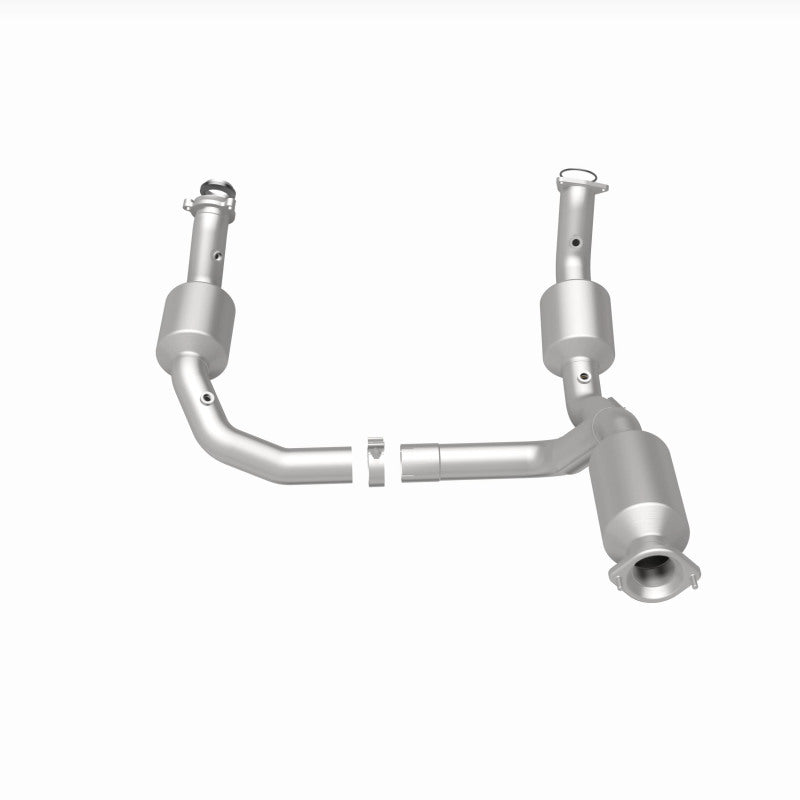 MagnaFlow 2021 Chevrolet Express 2500 4.3L Underbody Direct-Fit Catalytic Converter - Burkken Auto Parts