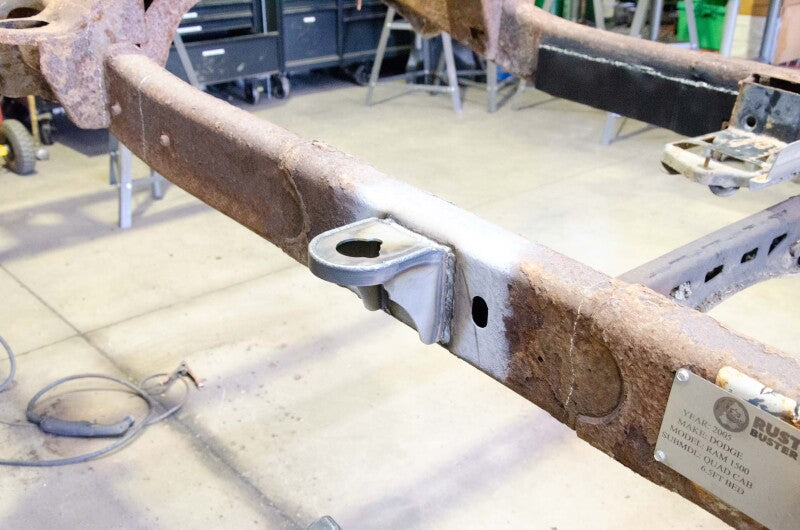 RustBuster 02-08 Dodge Ram 1500 Crew/Quad Cab Middle Body Mount