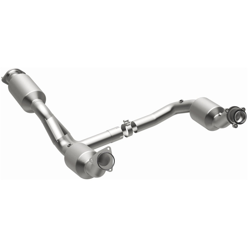 MagnaFlow 2021 Chevrolet Express 2500 4.3L Underbody Direct-Fit Catalytic Converter - Burkken Auto Parts