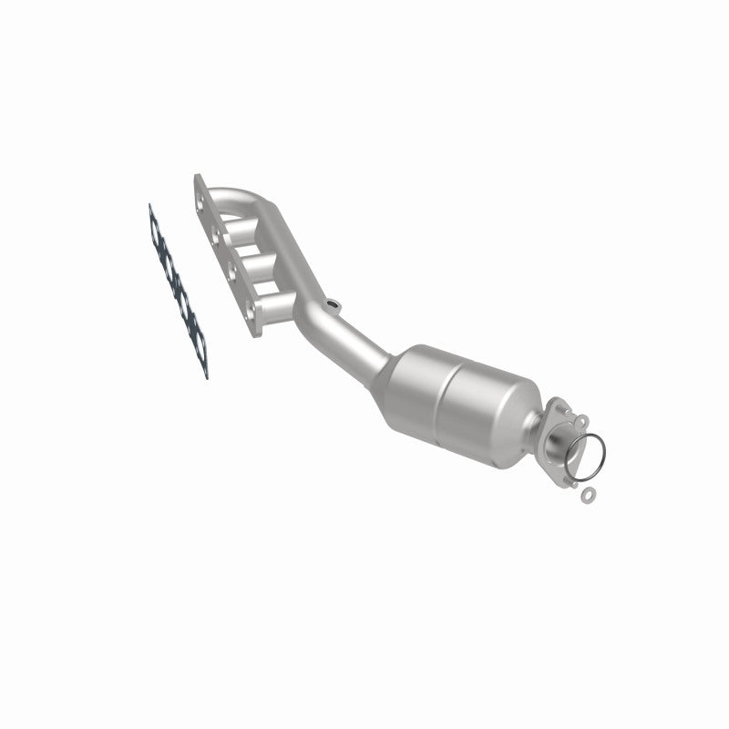 MagnaFlow Direct-Fit SS Catalytic Converter 04-06 Nissan Titan 5.6L V8 (California) - Burkken Auto Parts