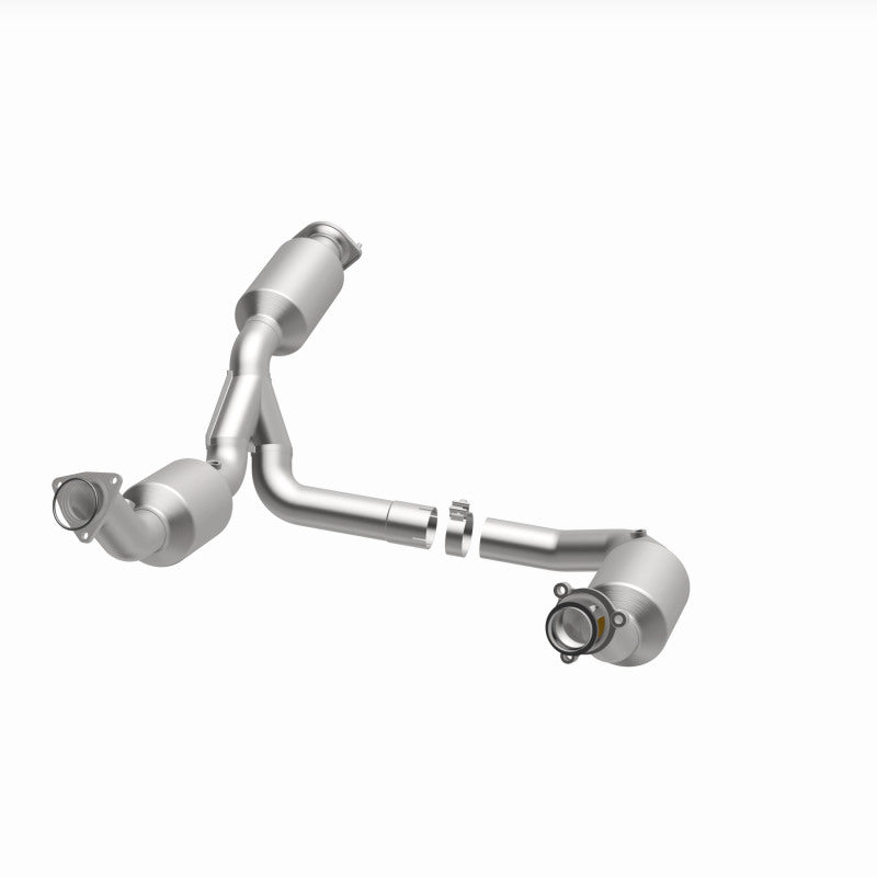 MagnaFlow 2021 Chevrolet Express 2500 4.3L Underbody Direct-Fit Catalytic Converter - Burkken Auto Parts
