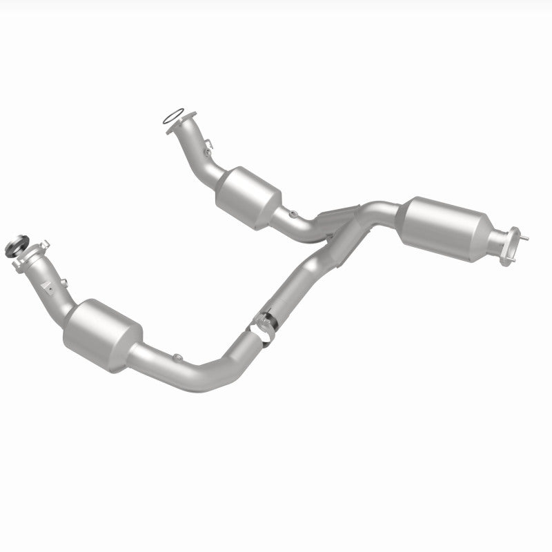 MagnaFlow 2021 Chevrolet Express 2500 4.3L Underbody Direct-Fit Catalytic Converter - Burkken Auto Parts