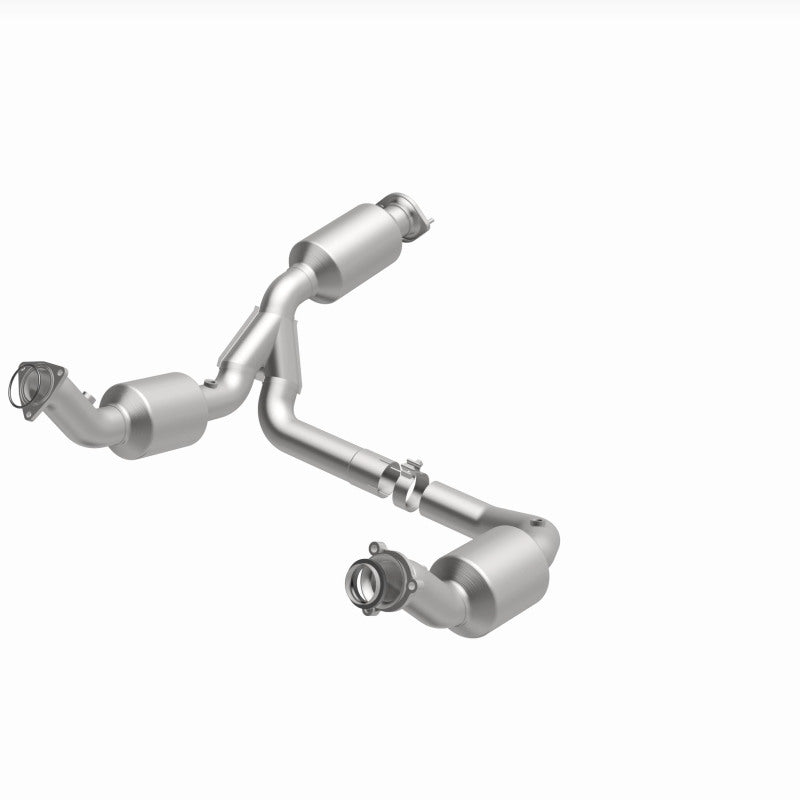 MagnaFlow 2021 Chevrolet Express 2500 4.3L Underbody Direct-Fit Catalytic Converter - Burkken Auto Parts