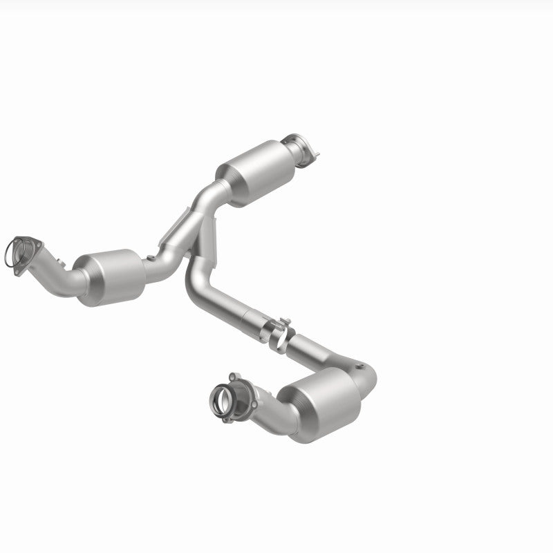 MagnaFlow 2021 Chevrolet Express 2500 4.3L Underbody Direct-Fit Catalytic Converter - Burkken Auto Parts