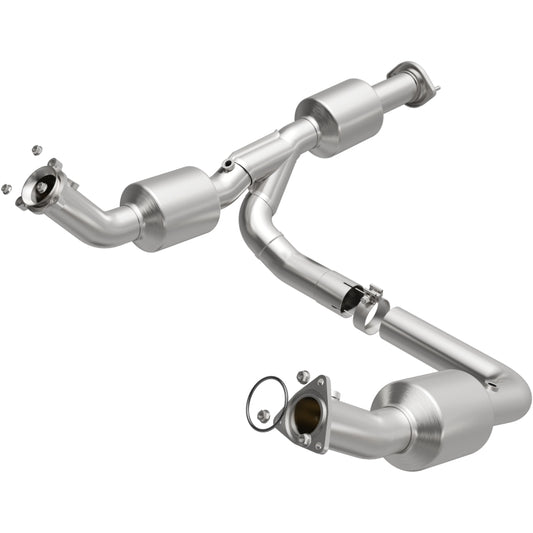 Magnaflow 18-20 Chevrolet Express 2500 Single Underbody 4.3L Direct Fit Catalytic Converter - Burkken Auto Parts