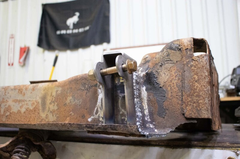 Rust Buster 01-10 GM Pickup Body Mount Brackets-(Left)