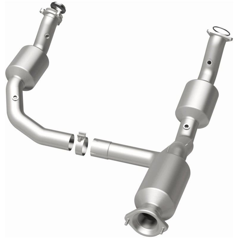 MagnaFlow 2021 Chevrolet Express 2500 4.3L Underbody Direct-Fit Catalytic Converter - Burkken Auto Parts