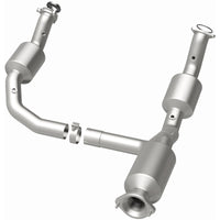 MagnaFlow 2021 Chevrolet Express 2500 4.3L Underbody Direct-Fit Catalytic Converter - Burkken Auto Parts