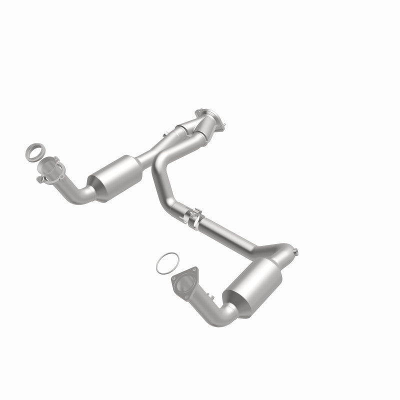 MagnaFlow Conv Direct Fit OEM 2005 GMC Sierra/Chevrolet Silverado 1500/Cadillac Escalade Underbody - Burkken Auto Parts