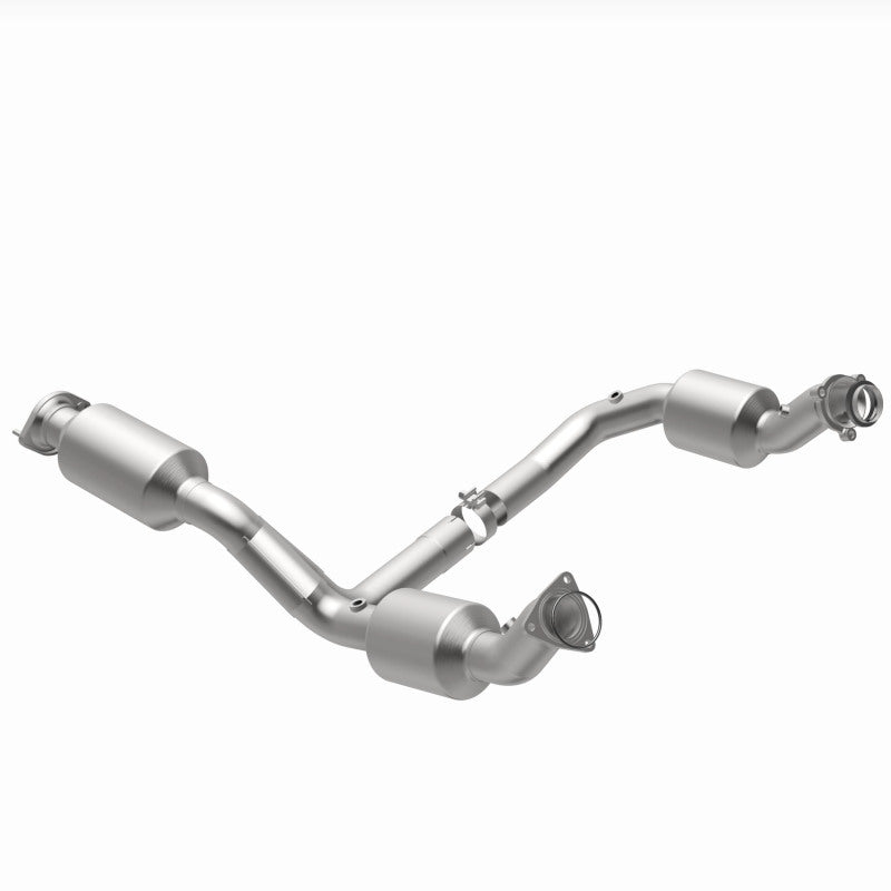 MagnaFlow 2021 Chevrolet Express 2500 4.3L Underbody Direct-Fit Catalytic Converter - Burkken Auto Parts