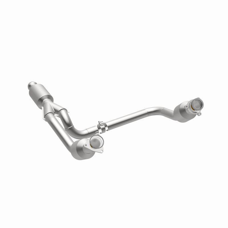 Magnaflow 14-15 Chevrolet Silverado 1500 Underbody 4.3L / 5.3L Direct-Fit Catalytic Converter - Burkken Auto Parts