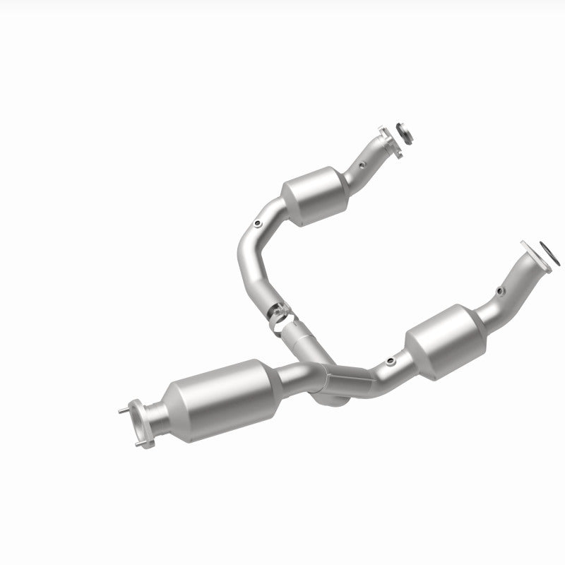 MagnaFlow 2021 Chevrolet Express 2500 4.3L Underbody Direct-Fit Catalytic Converter - Burkken Auto Parts