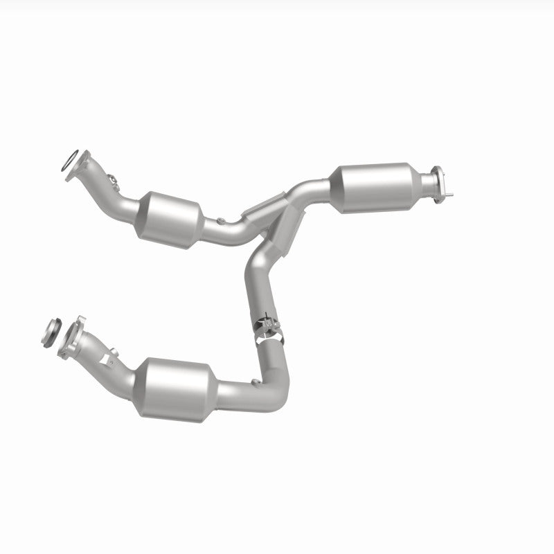 MagnaFlow 2021 Chevrolet Express 2500 4.3L Underbody Direct-Fit Catalytic Converter - Burkken Auto Parts