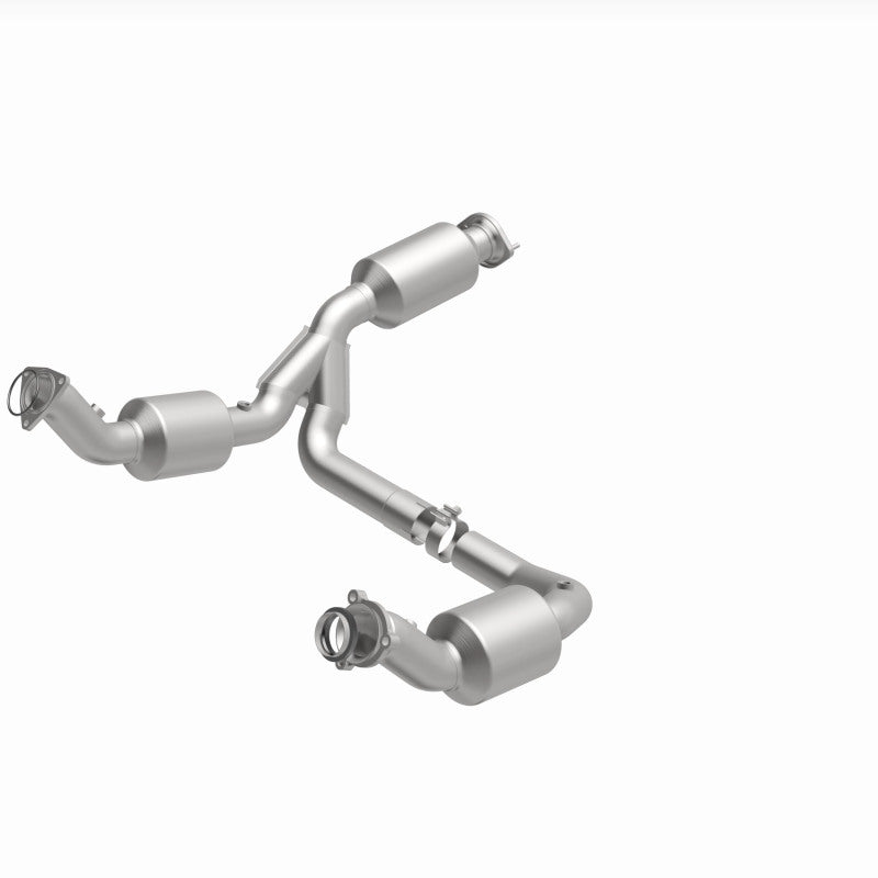 MagnaFlow 2021 Chevrolet Express 2500 4.3L Underbody Direct-Fit Catalytic Converter - Burkken Auto Parts
