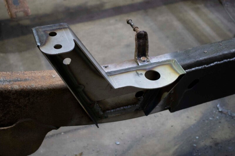 Rustbuster Cab And Bed Mount Right Side